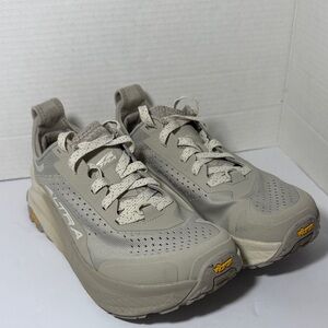 Altra Women's Athletic Shoes Size 9.5